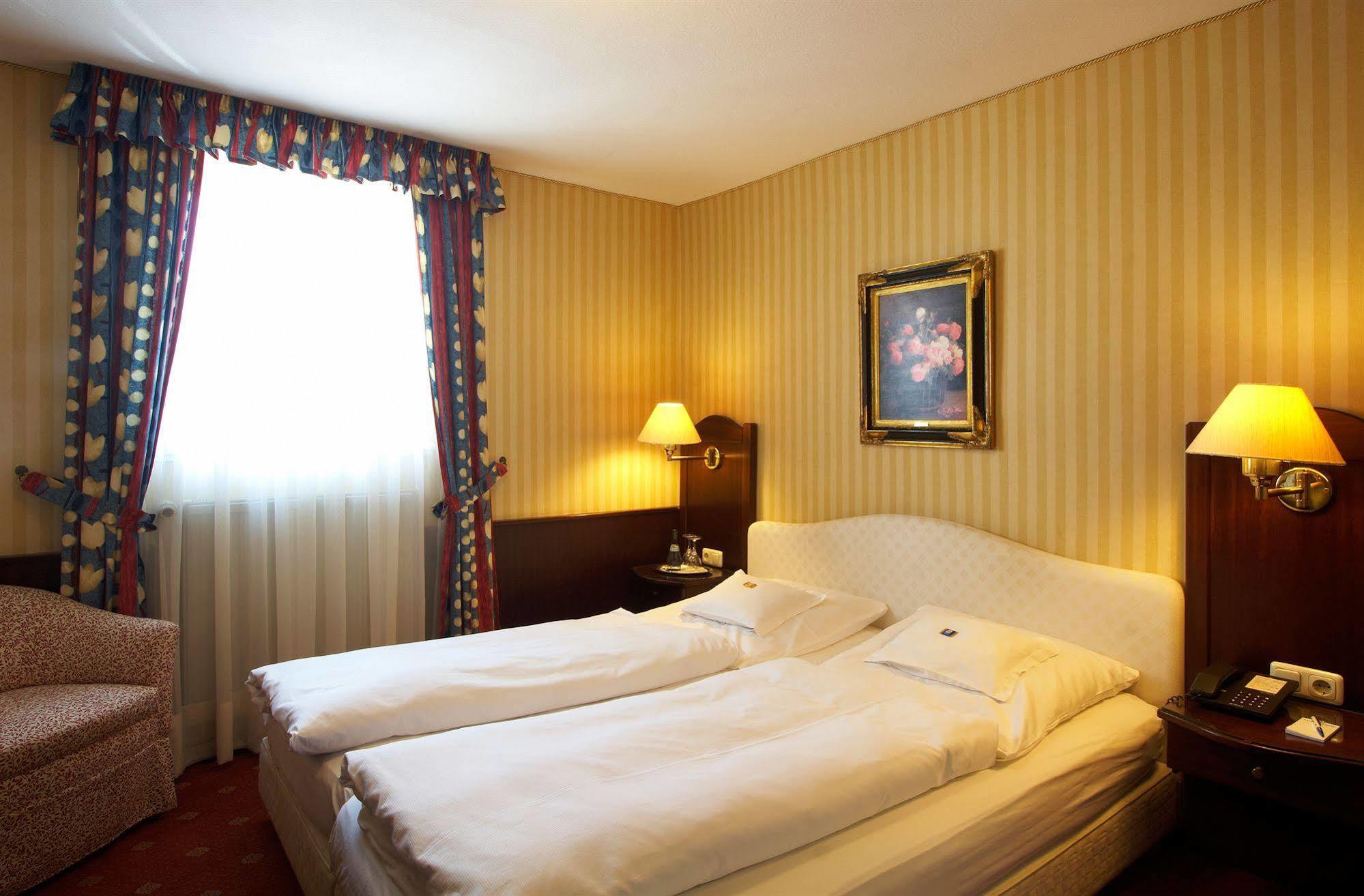 Reichelshofen Hotel Brauereigasthof Landwehr-Braeu מראה חיצוני תמונה
