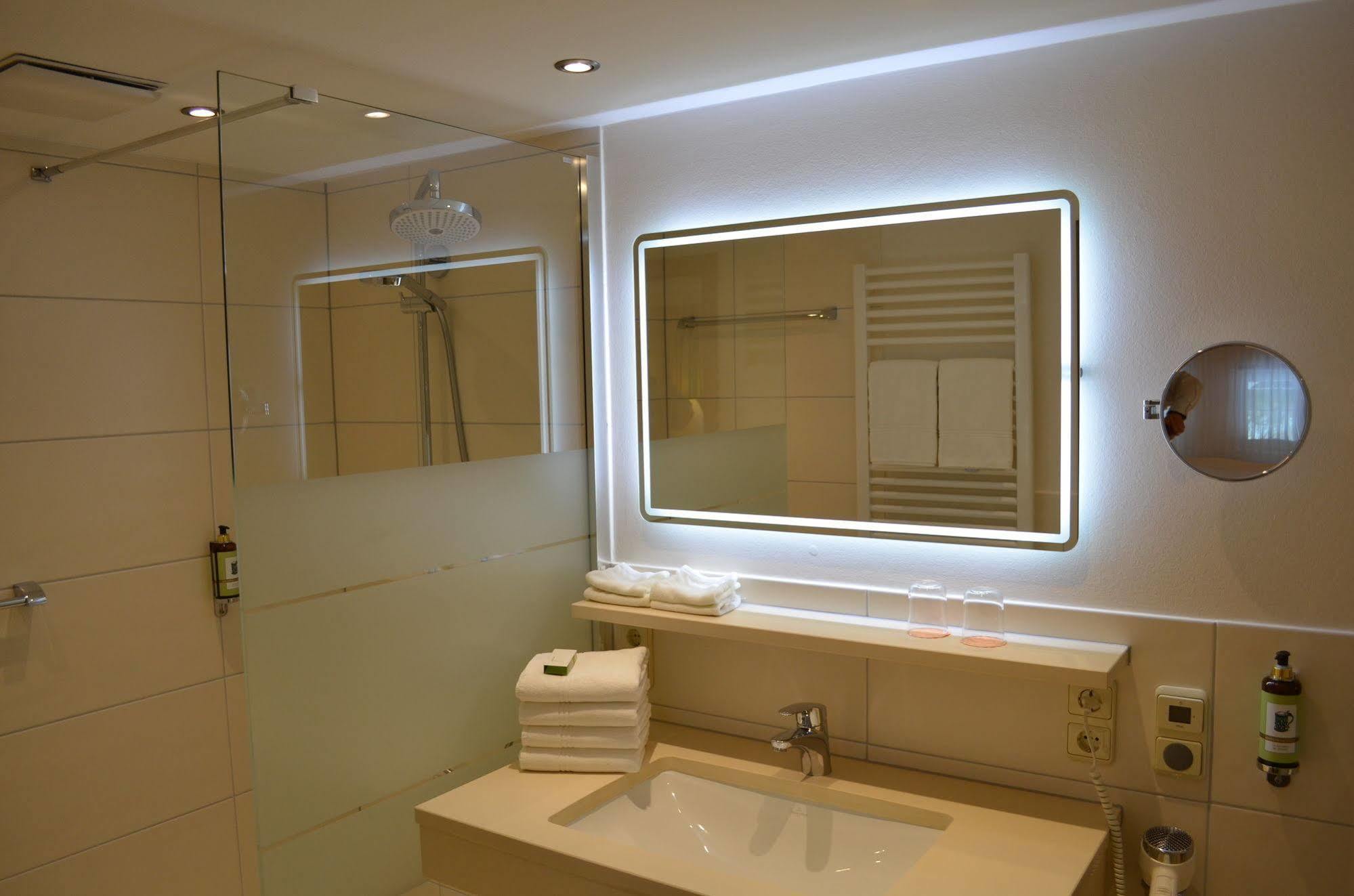 Reichelshofen Hotel Brauereigasthof Landwehr-Braeu מראה חיצוני תמונה